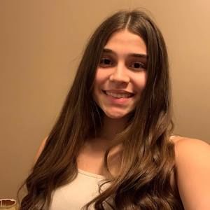 Meet your Posher, Chloé